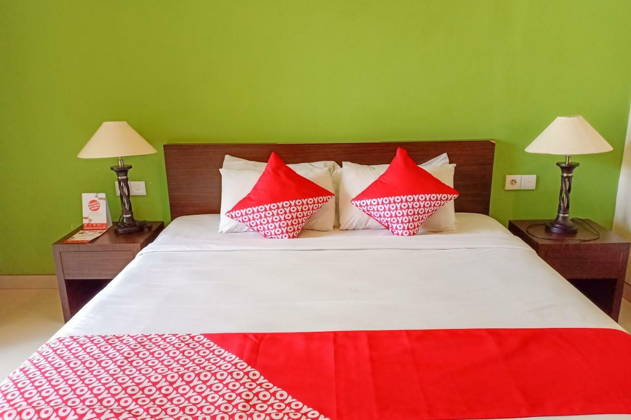 Oyo 1508 Mascot Beach Hotel Mangsit Ngoại thất bức ảnh